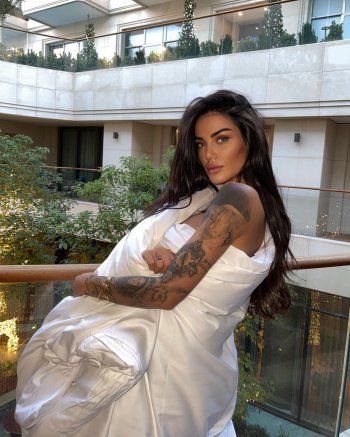 شاهد .. الكشف عن صور حبيبة أحمد أبو هشيمة الجديدة.. وجمالها حديث المتابعين!