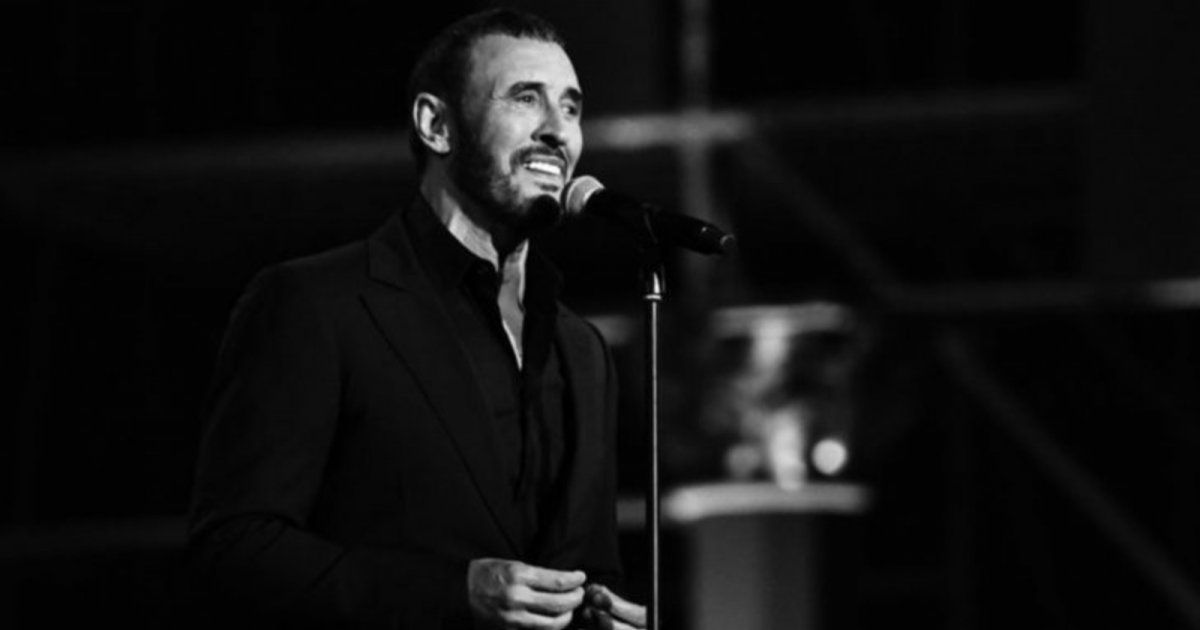 شاهد .. بالفيديو- هكذا رحب كاظم الساهر بالجمهور بحفله في موسم جدة