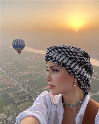 من السماء – نسرين طافش ركبت المنطاد في الأقصر .. شاهد