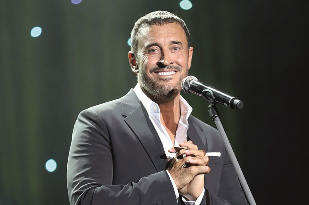 كاظم الساهر يتعرض لكسر في قدمه اليسرى