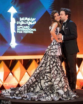 شاهد .. ريهام أيمن تحتفل بعيد زواجها من شريف رمزي بالأحضان والقبل-بالصور