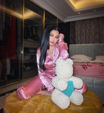 شاهد .. هيفا وهبي تشعل مواقع التواصل الإجتماعي بصورها.. هذا ما ارتدته