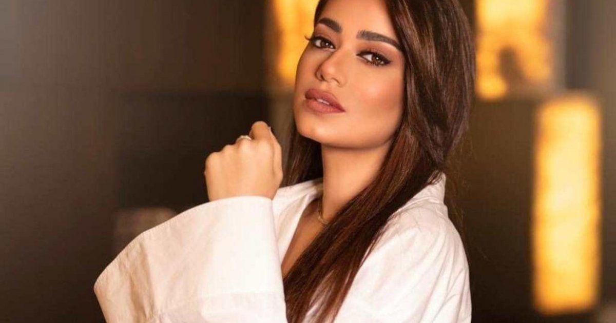 شاهد .. رحمة رياض بإطلالة مدهشة باللون الأسود.. والجمهور يتفاعل