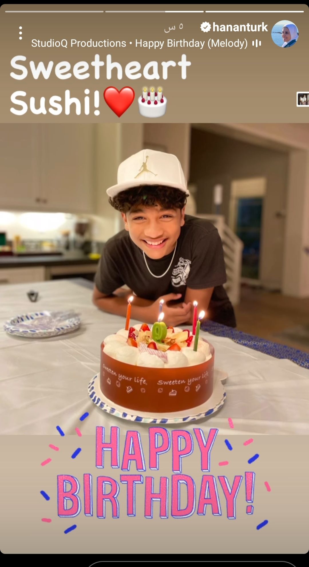 حنان ترك تحتفل بعيد ميلاد ابنها – شاهد