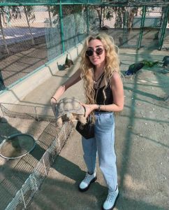 اتفرج – هنا الزاهد تخطف الأنظار بظهرور غير متوقع