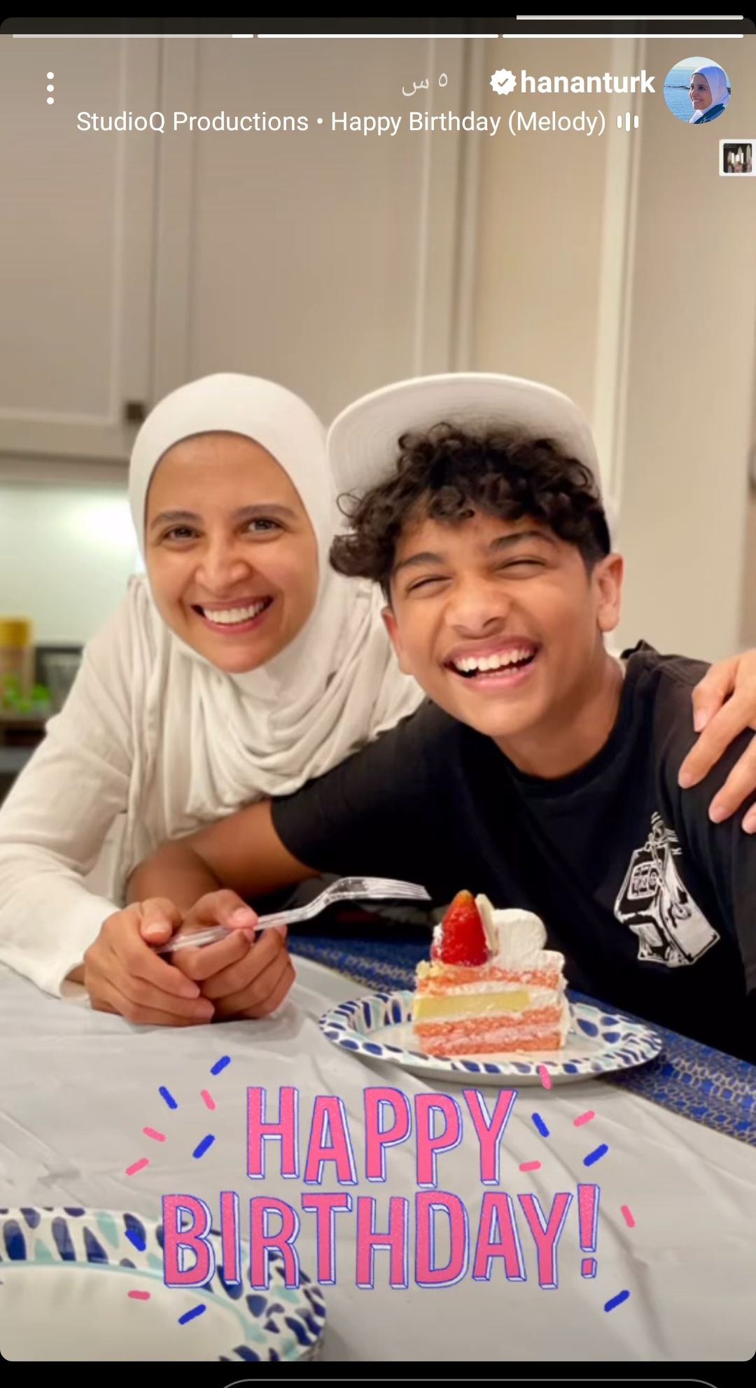 حنان ترك تحتفل بعيد ميلاد ابنها – شاهد