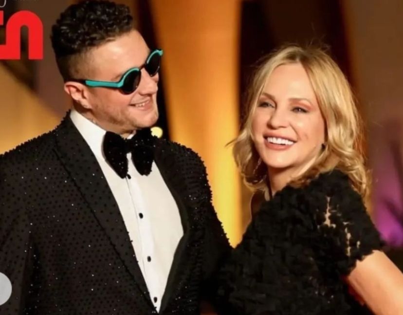 احمد الفيشاوي يتغزل في شيرين رضا :” هنا اسكت كثيرا”