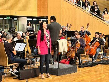 شاهد .. بالصور - بروفات مكثفة لـ أميرة سليم في كواليس التحضير بمرور ٢٠ عاما على إفتتاح مكتبة الاسكندرية