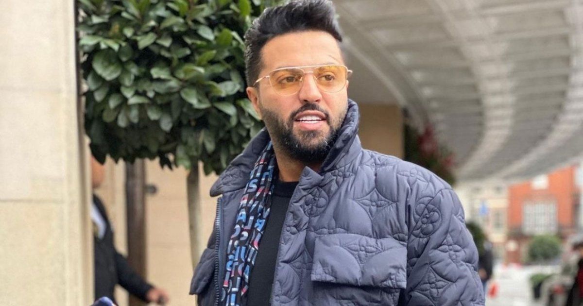 شاهد .. بالفيديو- لحظة الإفراج عن يعقوب بو شهري وإستقبال أصدقاءه له