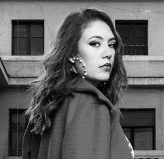 رحمة حسن تتألق بالابيض والاسود في احدث ظهور لها- شاهد