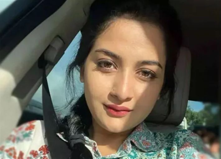 ممثلة هندية انتحرت يوم عيد ميلادها – معلقة في مروحة السقف