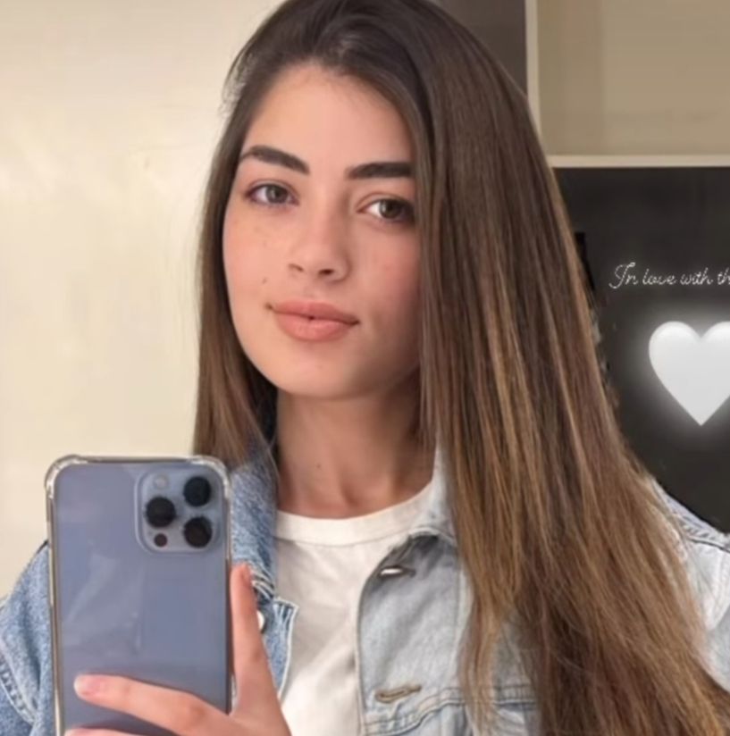 ليلي زاهر تتألق بسيلفي أمام المرآة في احدث اطلالتها- شاهد