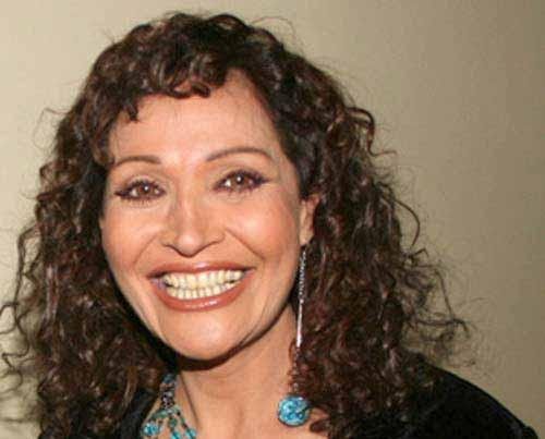 شاهد .. تيسير فهمي تشكر من عايدها بعيد ميلادها..وكم بلغ عمرها؟