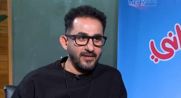 رأي أحمد حلمي في رقص أحمد سعد على الحركة دي: عليه هزة وسط باليرينار