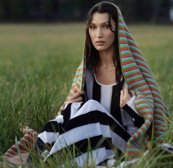 شاهد .. بيلا حديد تخطف الأنظار بإطلالة عربية.. هكذا بدت