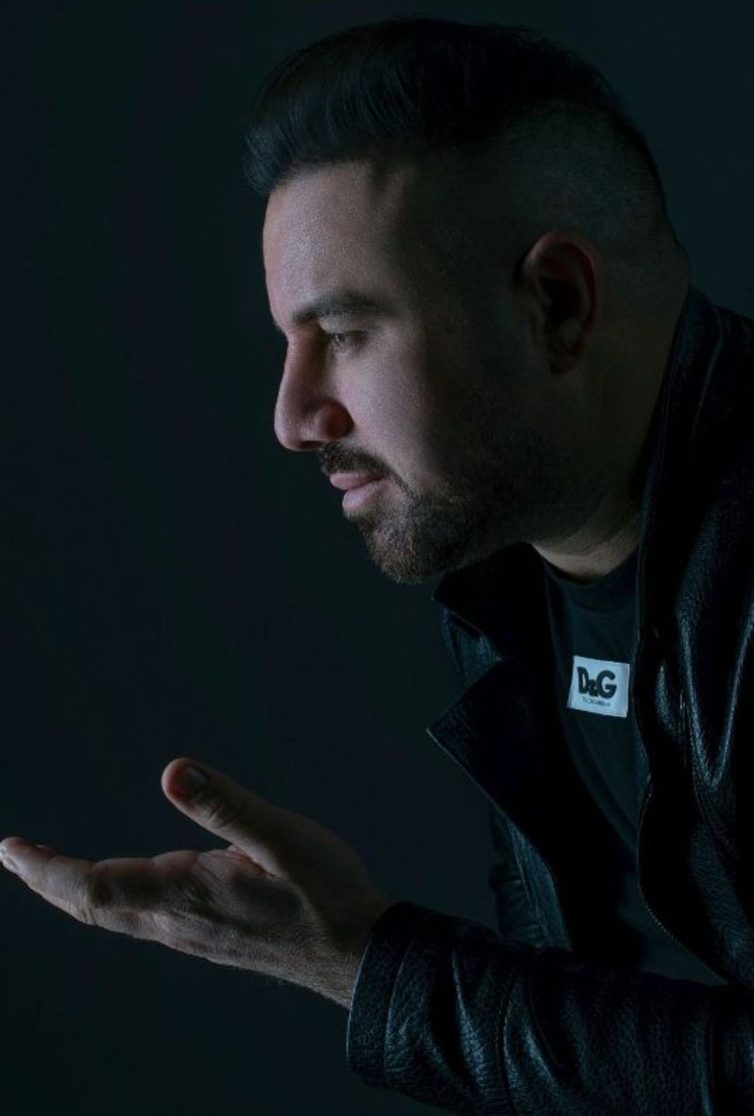 الفنان عوض طنوس .. انا بحاجة لدم !