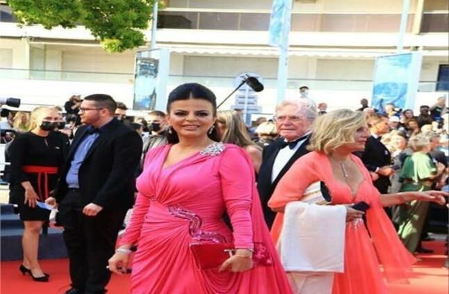 الدنجوان ” حسين فهمي ” خطف عيون العالم في مهرجان كان