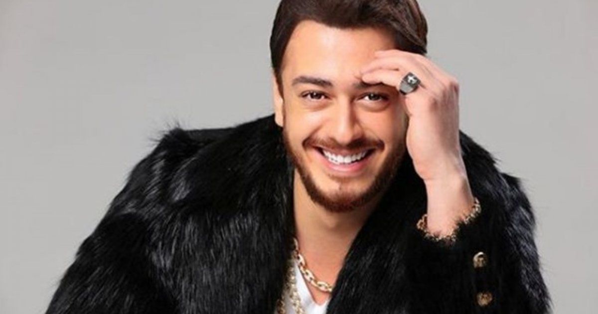 شاهد .. سعد لمجرد يحتفل بوصول أغنية "المعلم" إلى المليار: "أهدي هذا النجاح لسيدي و تاج راسي"