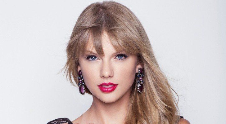 شاهد .. بالفيديو - تايلور سويفت تحظى بدكتوراة فخرية من جامعة نيويورك