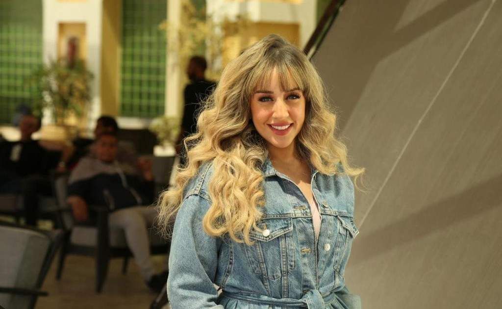 شاهد .. فرح الزاهد تحضر العرض الأول لفيلم فارس وهكذا تعلق