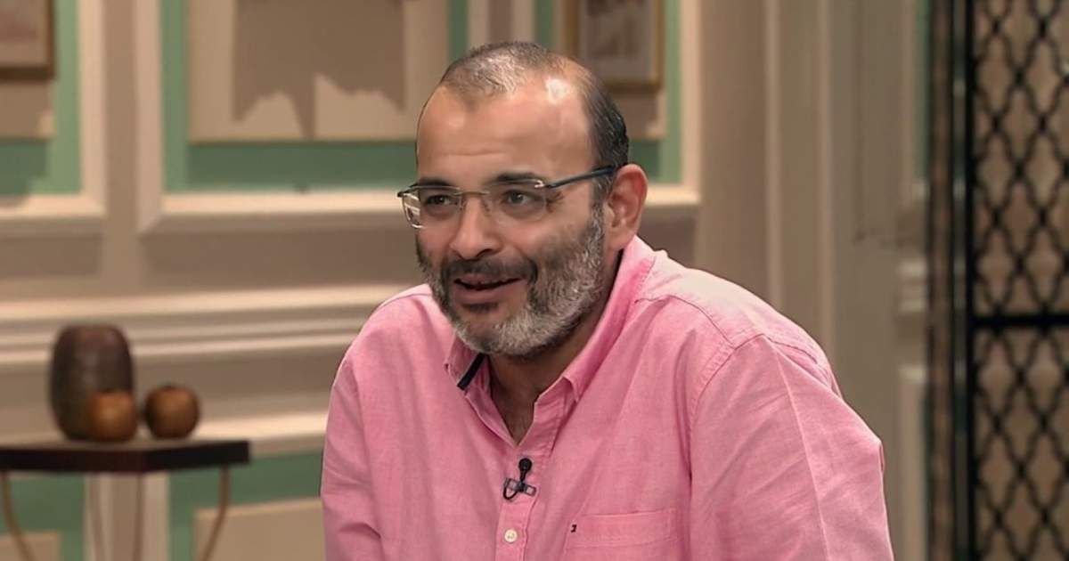 شاهد .. أيمن بهجت قمر يغازل زوجته في عيد ميلادها ويلقبها بـ"بطلة حياته"-بالصورة