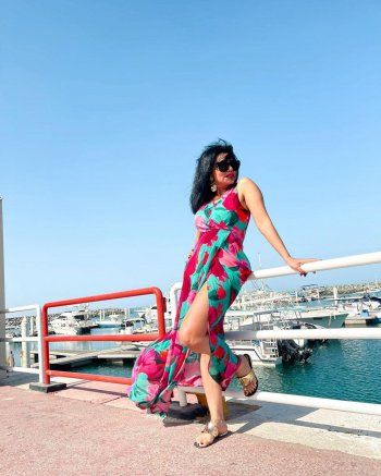 شاهد .. رانيا يوسف تستمتع بإجازتها الصيفية.. وهذه إطلالتها