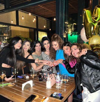 شاهد .. نور صعب توثق أجواء احتفالها بعيد ميلادها برفقة صديقاتها-بالصور