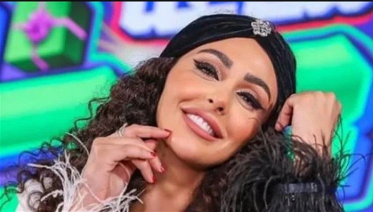 صورة جديدة لميس حمدان .. نايمة علي ريش نعام