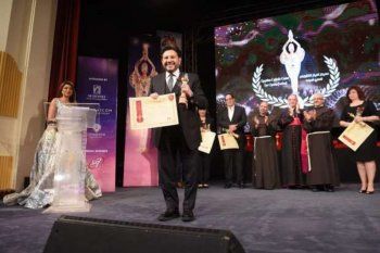 شاهد .. هاني شاكر ومحمد صبحي وأحمد عبد العزيز مكرمين في مهرجان المركز الكاثوليكي