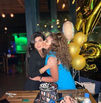 شاهد .. نور صعب توثق أجواء احتفالها بعيد ميلادها برفقة صديقاتها-بالصور