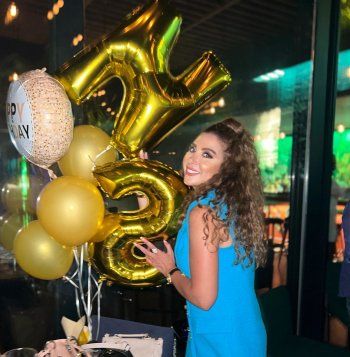 شاهد .. نور صعب توثق أجواء احتفالها بعيد ميلادها برفقة صديقاتها-بالصور