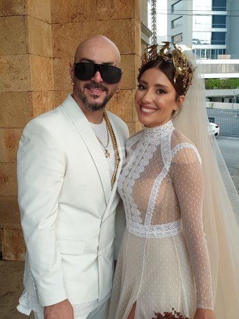 شاهد .. خاص - الصور الأولى من زفاف شارل مكريس في هذه الأثناء