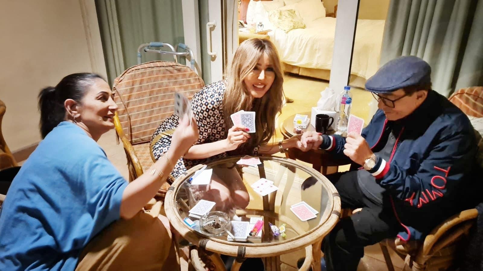 شاهد .. أخر صور إلتقطها سمير صبري في جلسة الوداع