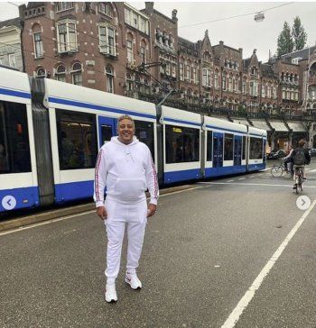 شاهد .. حمو بيكا بإطلالة رياضية ويفاجئ الجمهور بلوك شعره الجديد