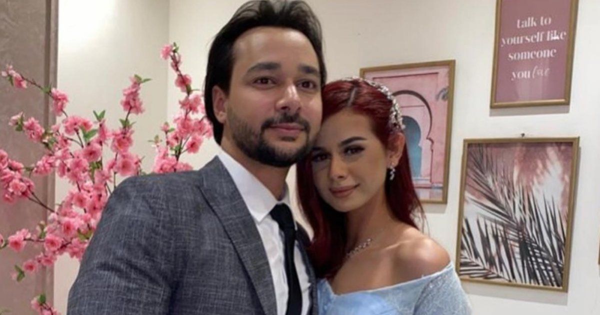 شاهد .. بالصورة- محمود المهدي يعلن إتمام الزواج على منة عرفة "تم الجواز والدخلة"