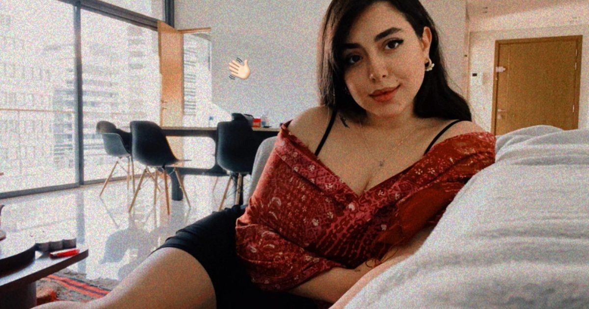 شاهد .. أحدث ظهور لـ هيا مرعشلي برفقة زوجها.. ووسامته حديث المتابعين