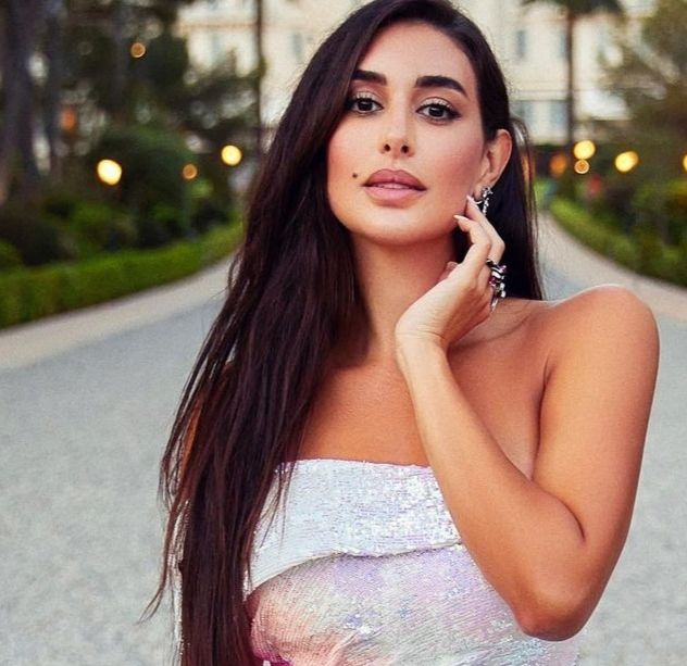 ياسمين صبري تخطف الانظار بفستان كب من مهرجان كان السينمائي- شاهد
