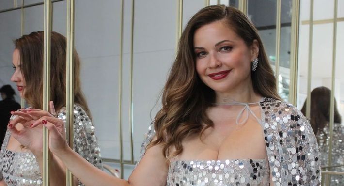 ريا أبي راشد ” صاروخ ” مهرجان كان 2022 – شاهد