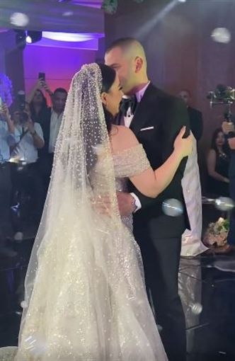 رقص و إحضان – شاهد علي حفل زفاف بوسي وهشام ربيع