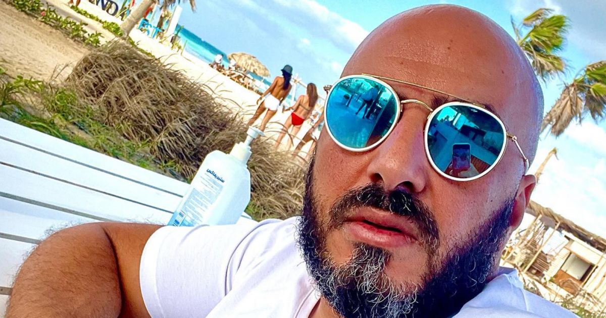 شاهد .. بالصورة - مجدي الهواري يؤدي مناسك العمرة وهكذا يعلّق