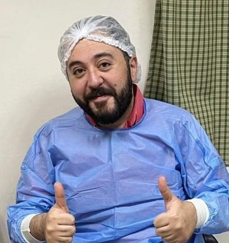 عمرو عبدالعزيز يعلن خضوعه لعملية جراحية.. ربنا يقومك بالسلامه