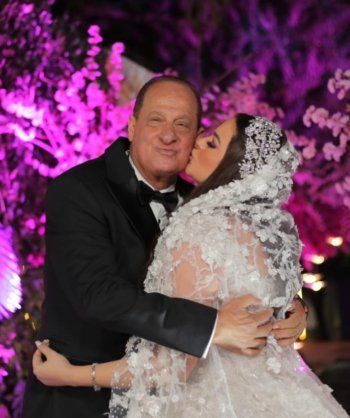 شاهد .. هكذا إحتفلت هنادي مهنا بعيد ميلاد والدها