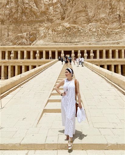 نسرين طافش تستمتع بإجواء معبد حتشبسوت – شاهد