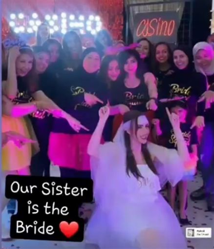 ليلة حنتها – دنيا عبد العزيز بفستان أبيض هيجننك