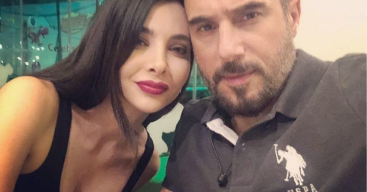 شاهد .. باسم مغنية يلبّي طلب زوجته ورومانسيتهما حديث الجمهور