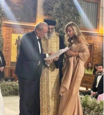 شاهد .. نجيب ساويرس يرقص في حفل زفاف ابنه أنسي على غناء عمرو دياب بحضور توني بلير-بالصور