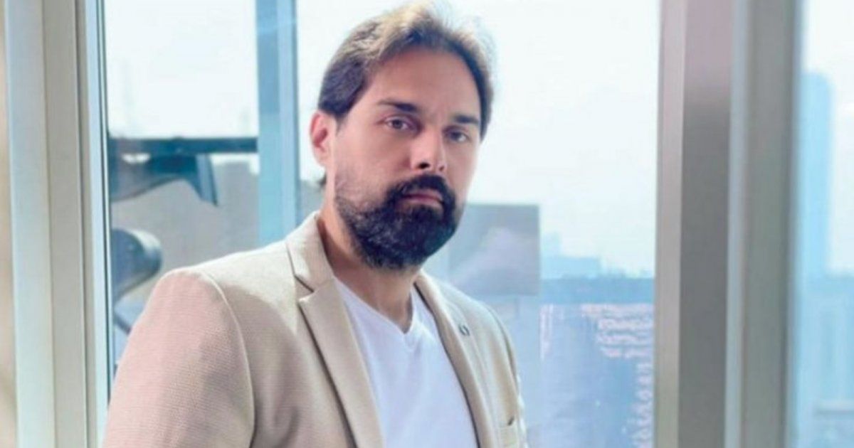 شاهد .. مازن معضم يشارك المتابعين صورة له من العصر الحجري.. إليكم كيف بدا