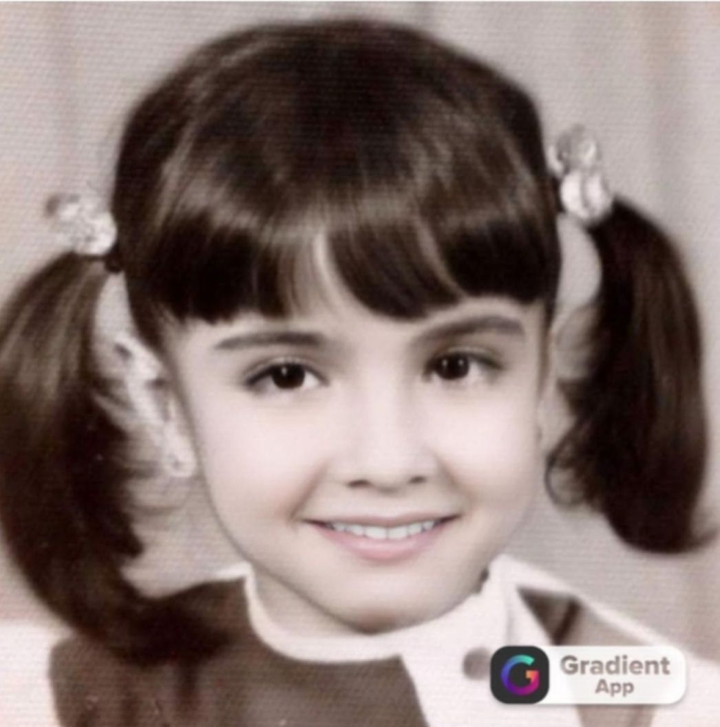 مي كساب تخطف الانظار بصور من طفولتها- شاهد