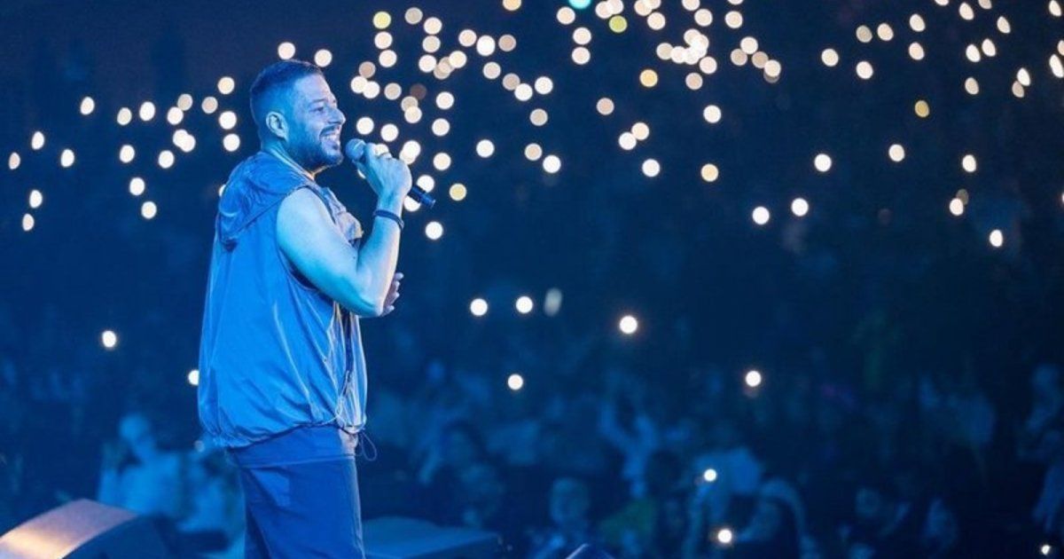 شاهد .. بالفيديو والصور- محمد حماقي يتألق في حفله بجدة ويشعل الأجواء على المسرح