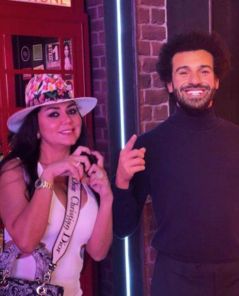 شاهد .. رانيا يوسف تطل من لندن.. و"كل المشاهير عايزين يتصوروا معايا"